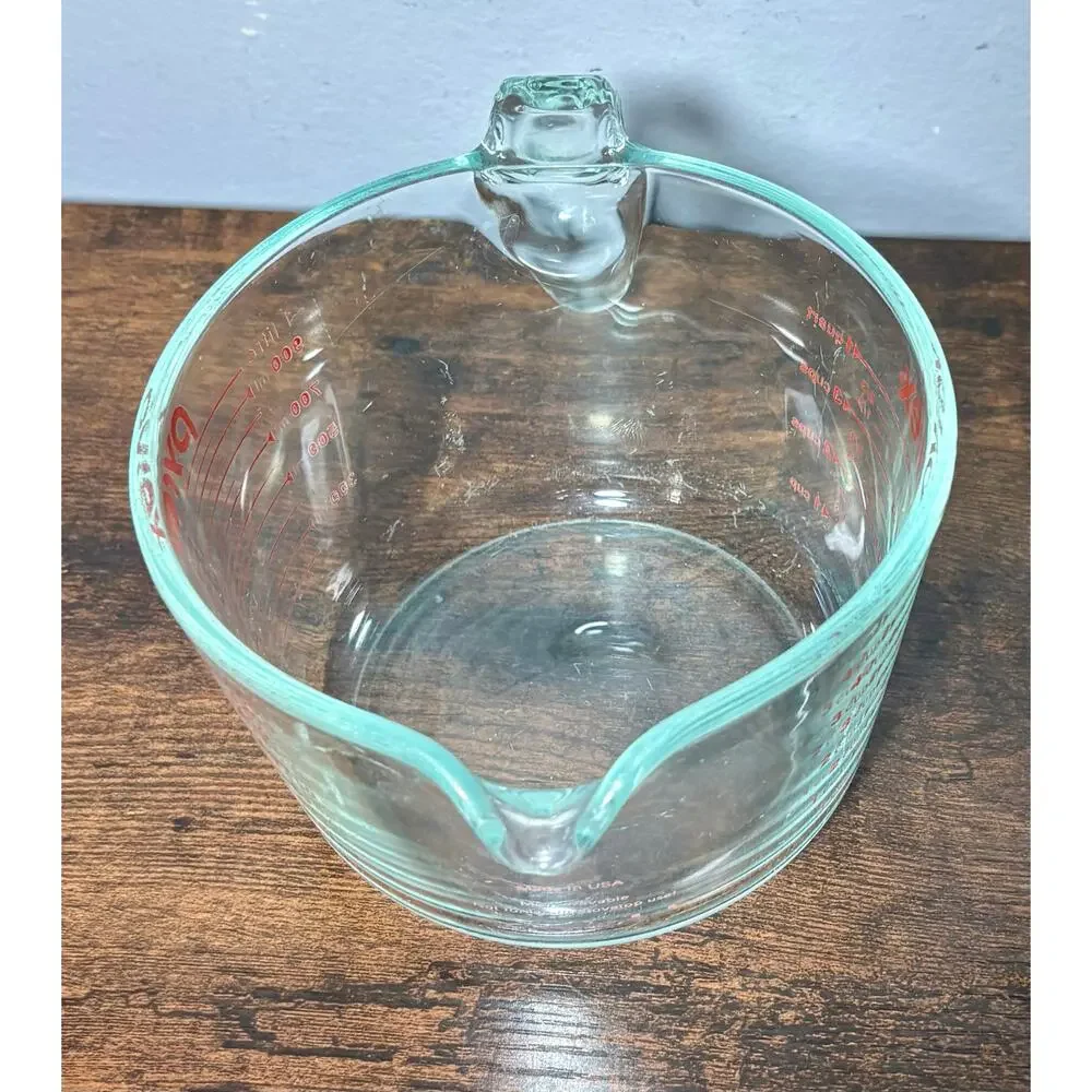 Vintage Pyrex Large 4 Cup/ 32 oz Red Letters Open Handle #532 USA